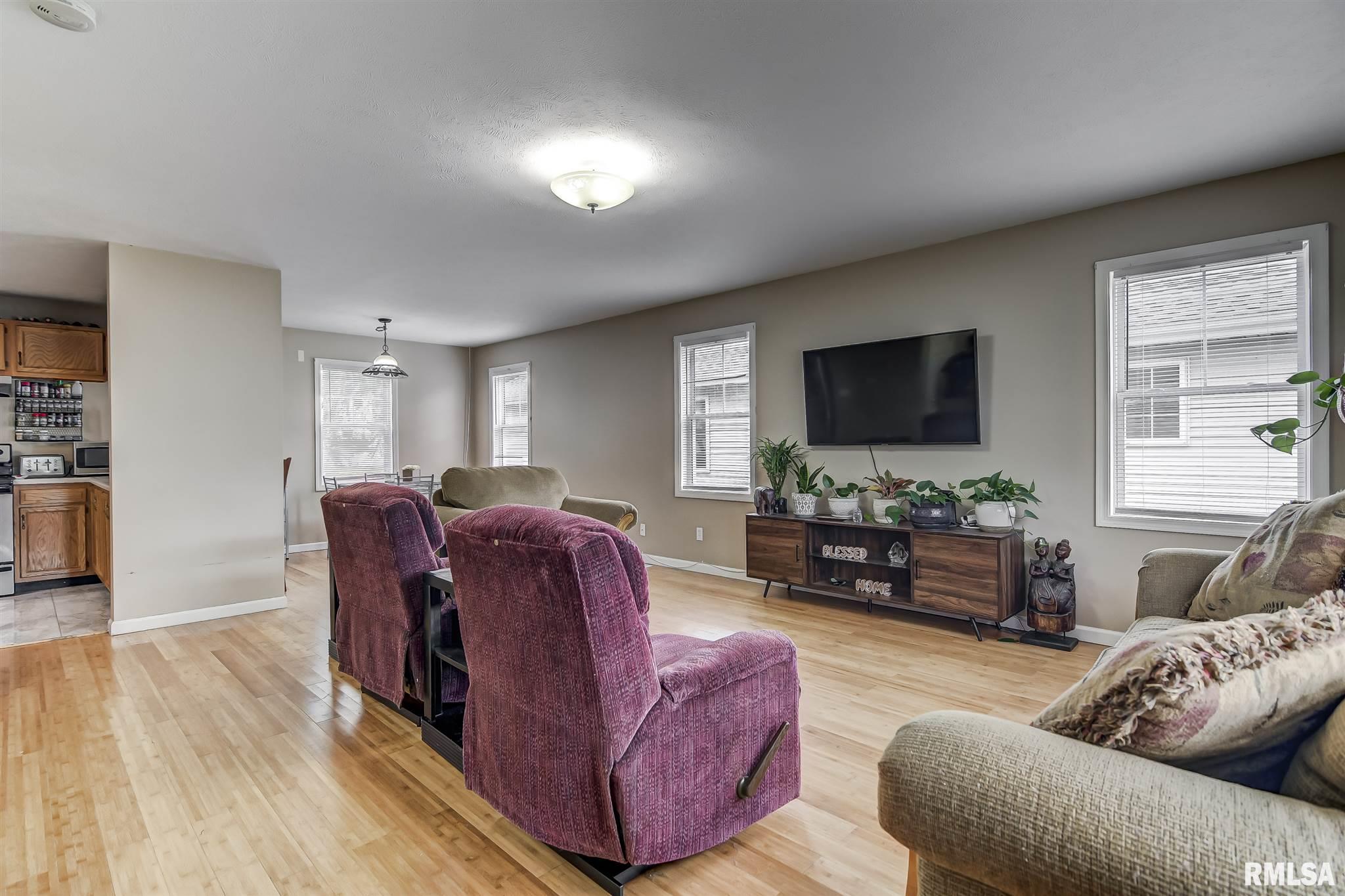 1309 Whitney Lane Springfield, IL 62702 - Photo 5 of 35