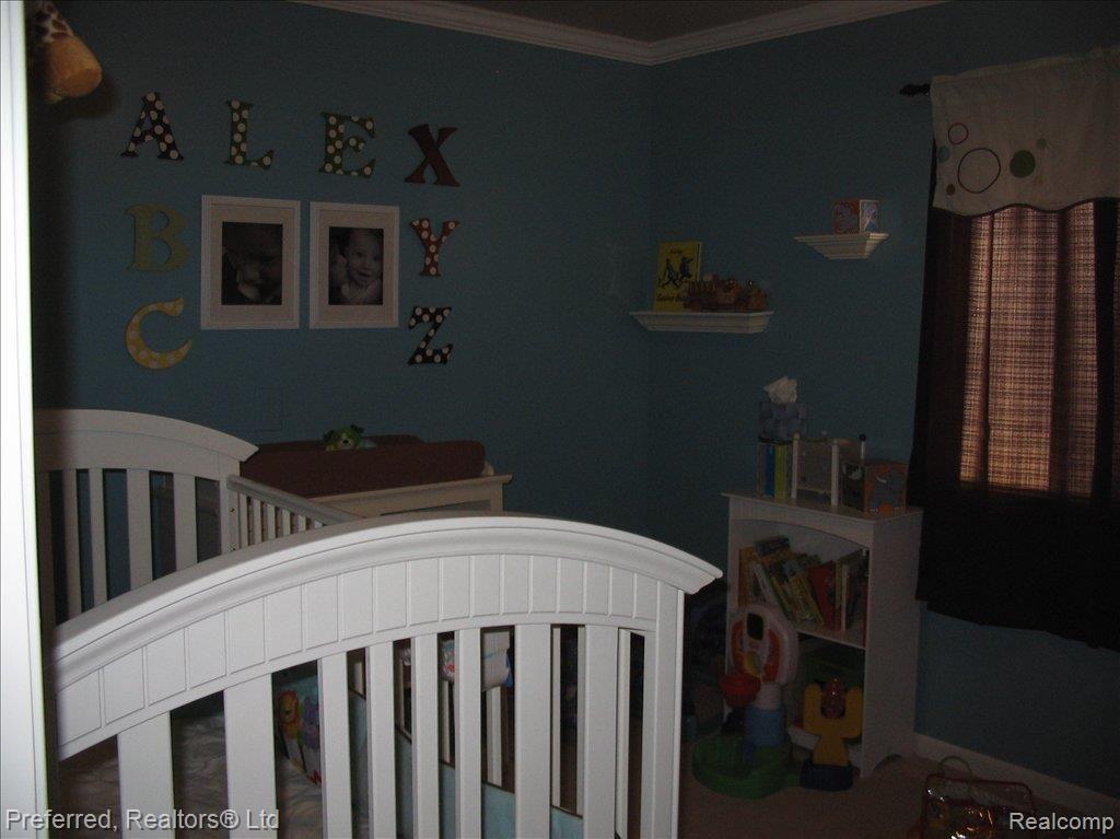 925 Ridgeview Circle Lake Orion, MI 48362 - Photo 15 of 24 BEDROOM2