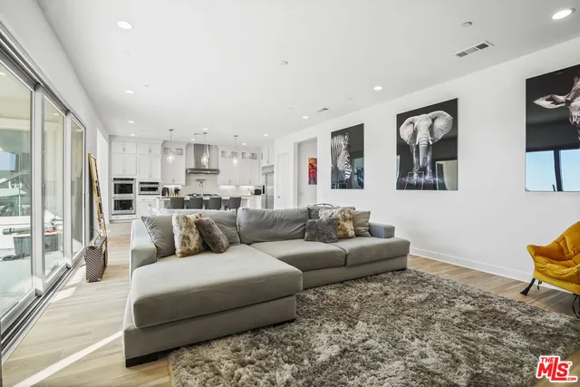 $1,799,000 | 21230 Wild Flower Way, Chatsworth, CA 91311