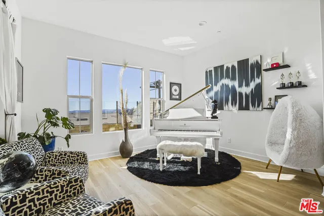 $1,799,000 | 21230 Wild Flower Way, Chatsworth, CA 91311