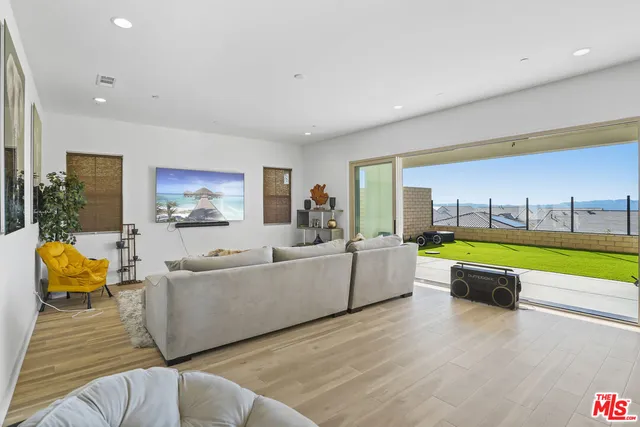 $1,799,000 | 21230 Wild Flower Way, Chatsworth, CA 91311