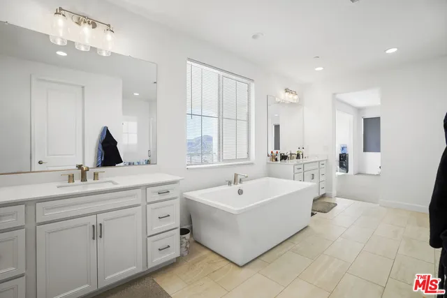 $1,799,000 | 21230 Wild Flower Way, Chatsworth, CA 91311