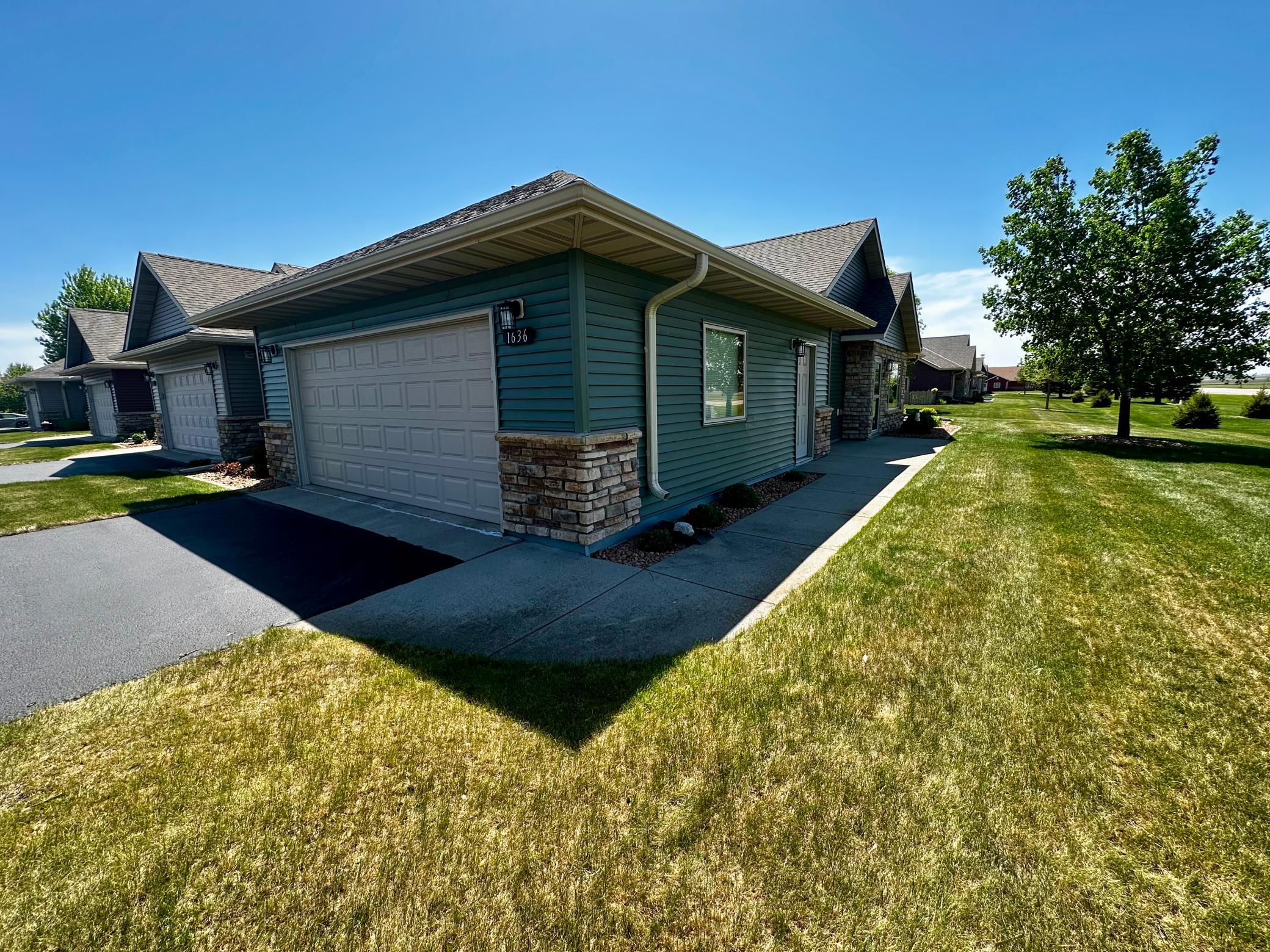 1636 Thunderbird Road, Unit 11 Marshall, MN 56258 - Photo 4 of 30