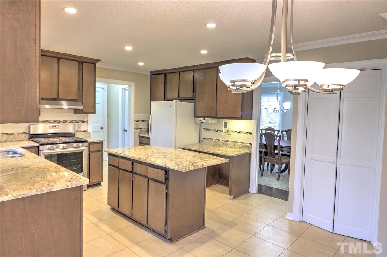 8009 Falling Leaf Court Raleigh, NC 27615 - Photo 11 of 29