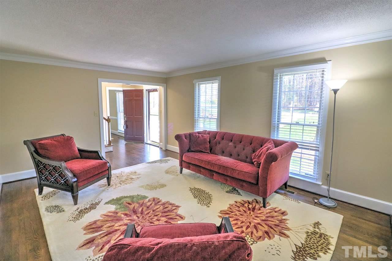 8009 Falling Leaf Court Raleigh, NC 27615 - Photo 4 of 29