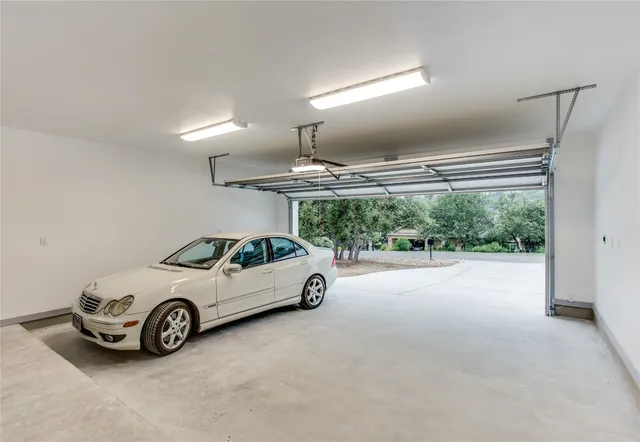 $599,900 | 21907 Shotts Drive, Spicewood, TX 78669