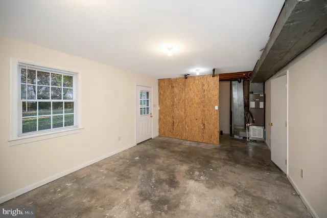 a view of utility room