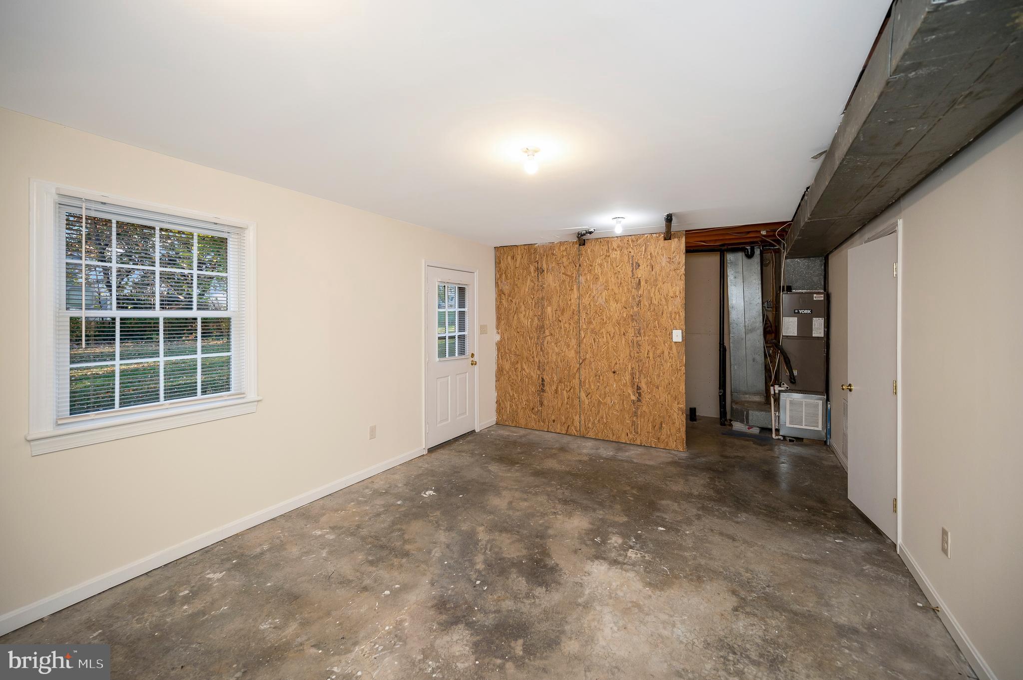 4 Randy Court Fredericksburg, VA 22407 - Photo 35 of 39 an empty room with windows