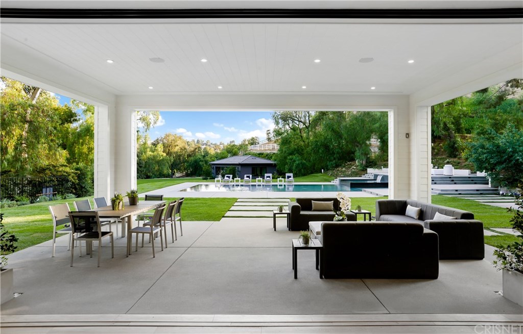 6051 Spring Valley Road Hidden Hills, CA 91302 - Photo 11 of 43