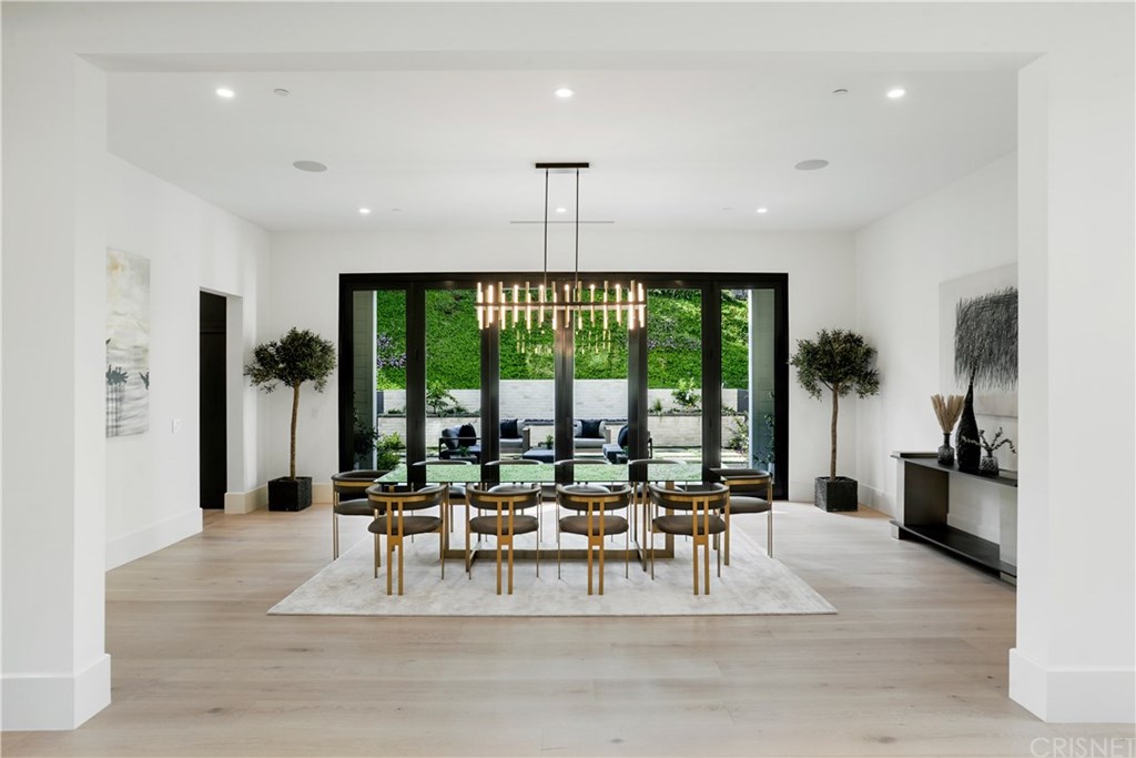 6051 Spring Valley Road Hidden Hills, CA 91302 - Photo 13 of 43