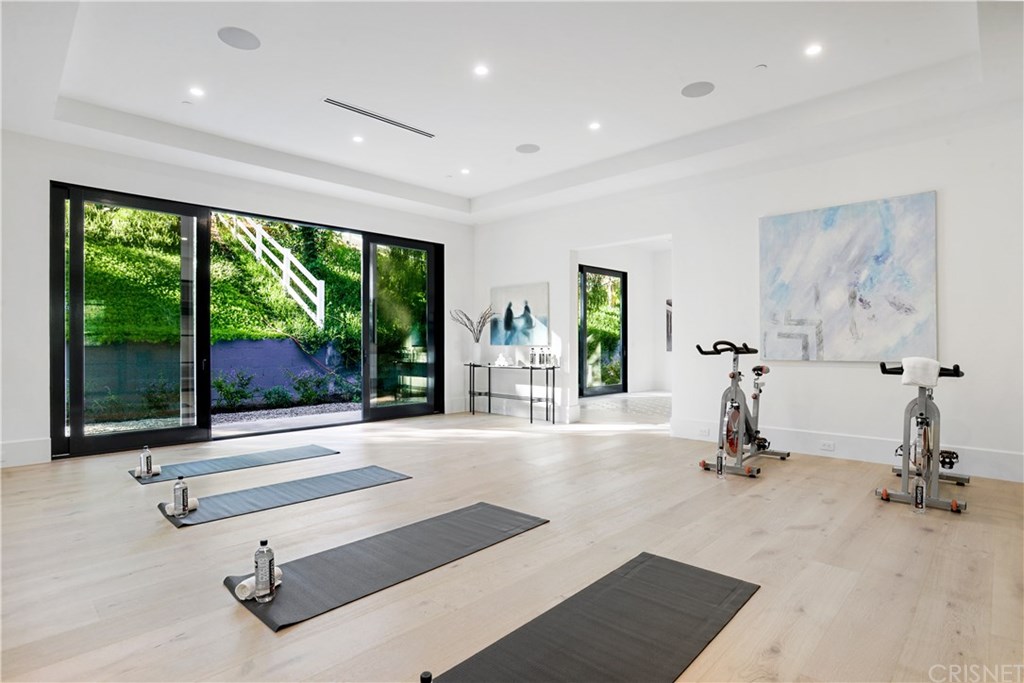 6051 Spring Valley Road Hidden Hills, CA 91302 - Photo 18 of 43