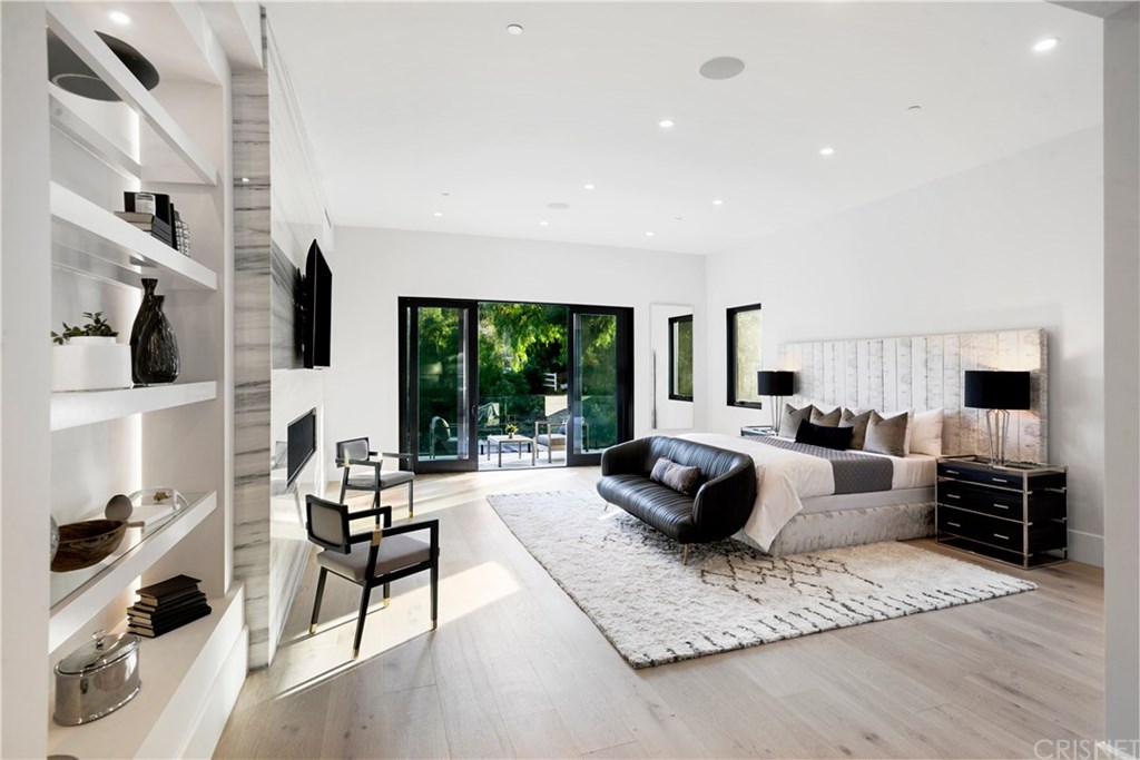 6051 Spring Valley Road Hidden Hills, CA 91302 - Photo 21 of 43