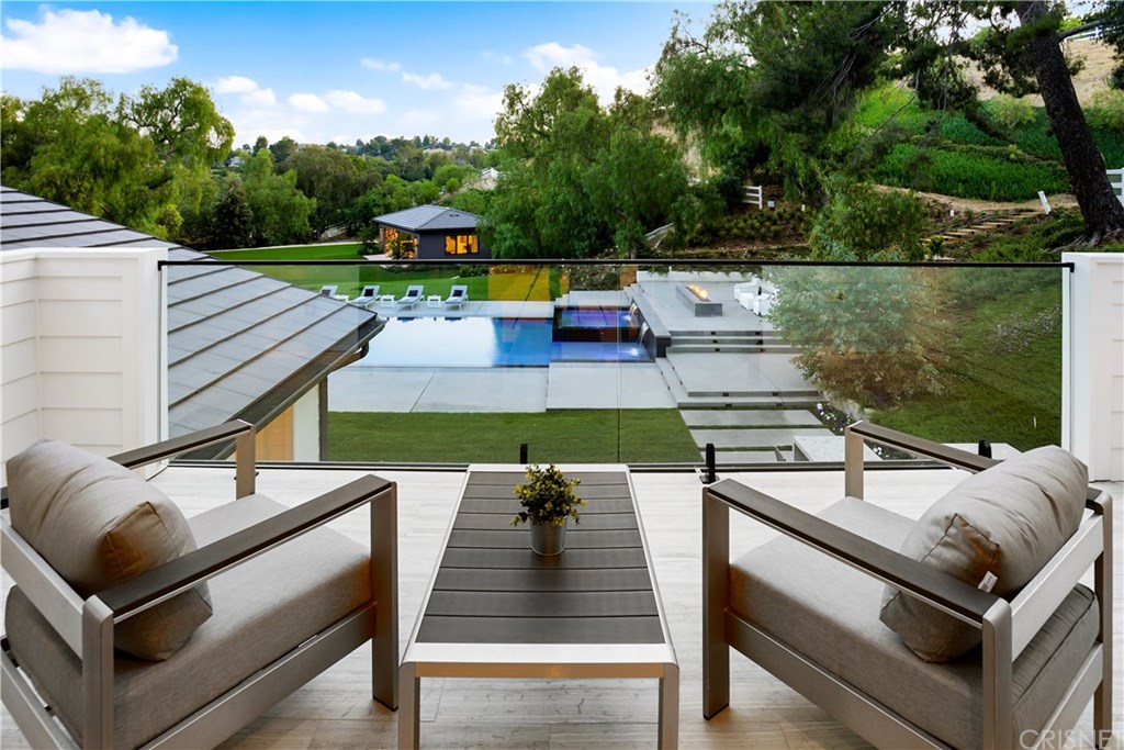 6051 Spring Valley Road Hidden Hills, CA 91302 - Photo 24 of 43