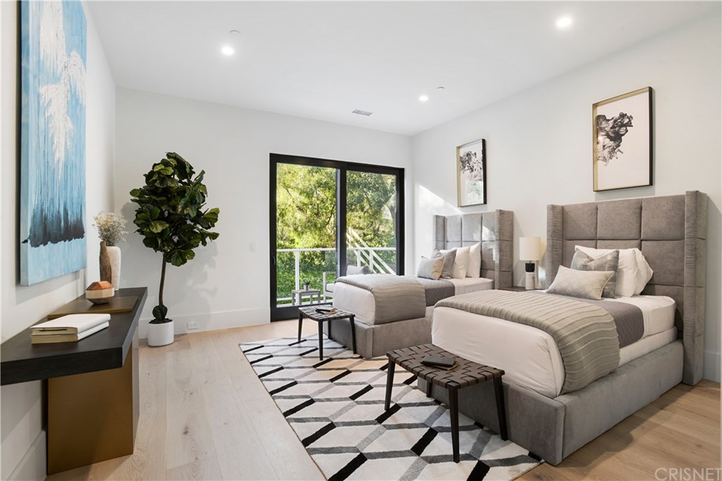 6051 Spring Valley Road Hidden Hills, CA 91302 - Photo 27 of 43