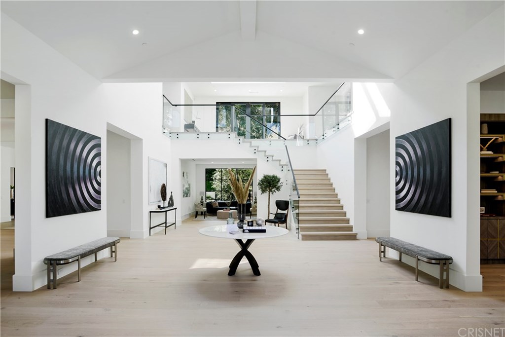 6051 Spring Valley Road Hidden Hills, CA 91302 - Photo 4 of 43