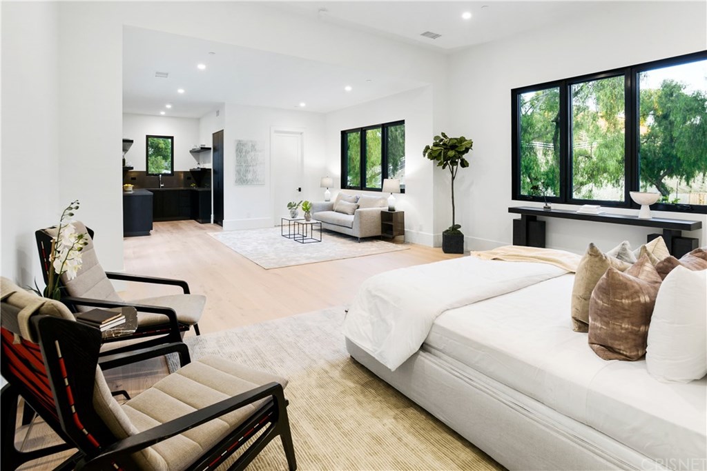 6051 Spring Valley Road Hidden Hills, CA 91302 - Photo 31 of 43