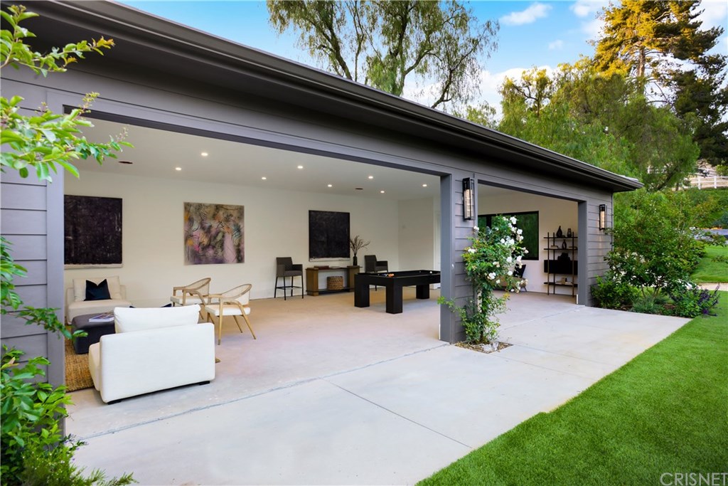 6051 Spring Valley Road Hidden Hills, CA 91302 - Photo 33 of 43