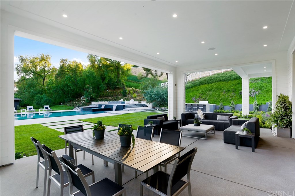 6051 Spring Valley Road Hidden Hills, CA 91302 - Photo 35 of 43