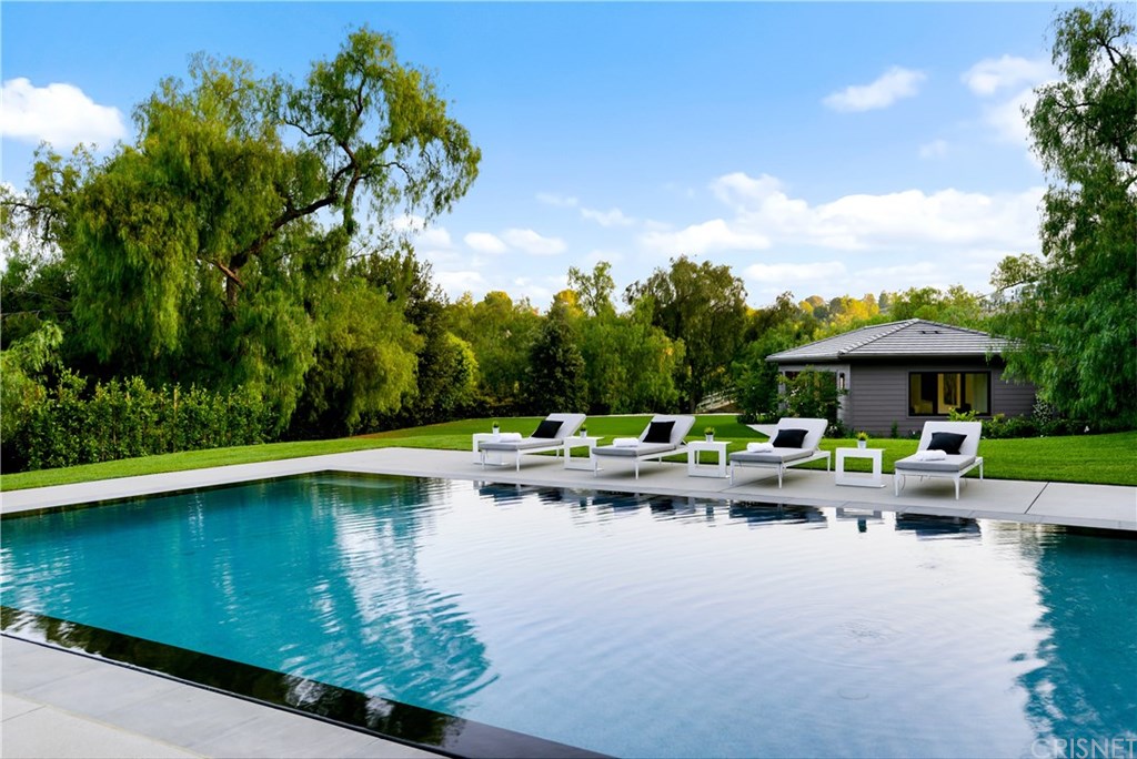 6051 Spring Valley Road Hidden Hills, CA 91302 - Photo 36 of 43