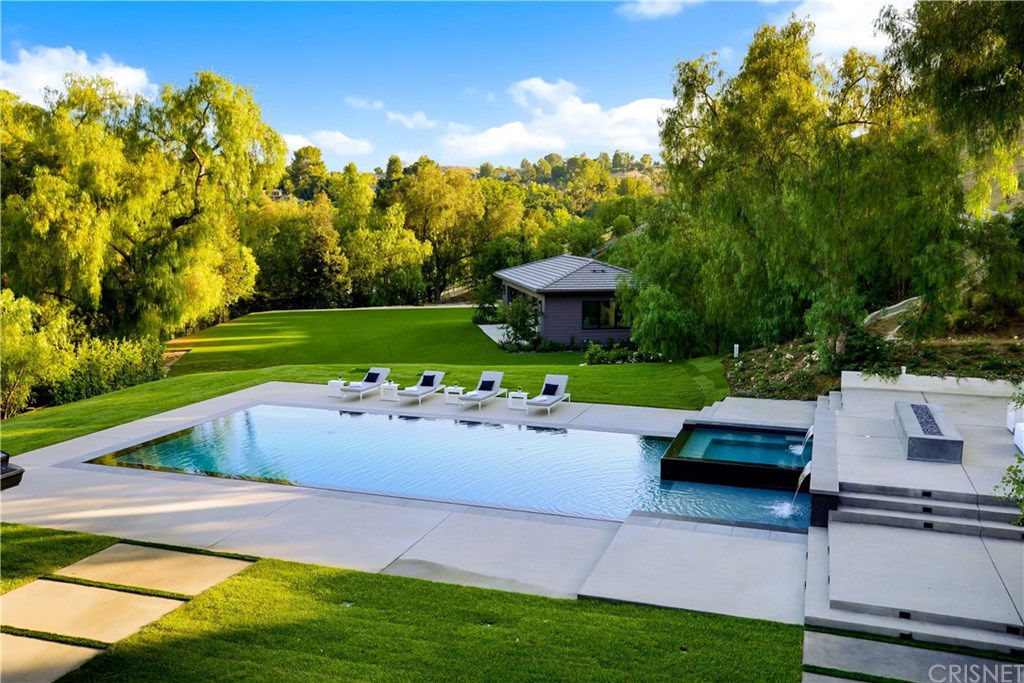 6051 Spring Valley Road Hidden Hills, CA 91302 - Photo 37 of 43