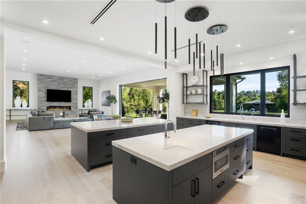 6051 Spring Valley Road Hidden Hills, CA 91302 - Photo 6 of 43