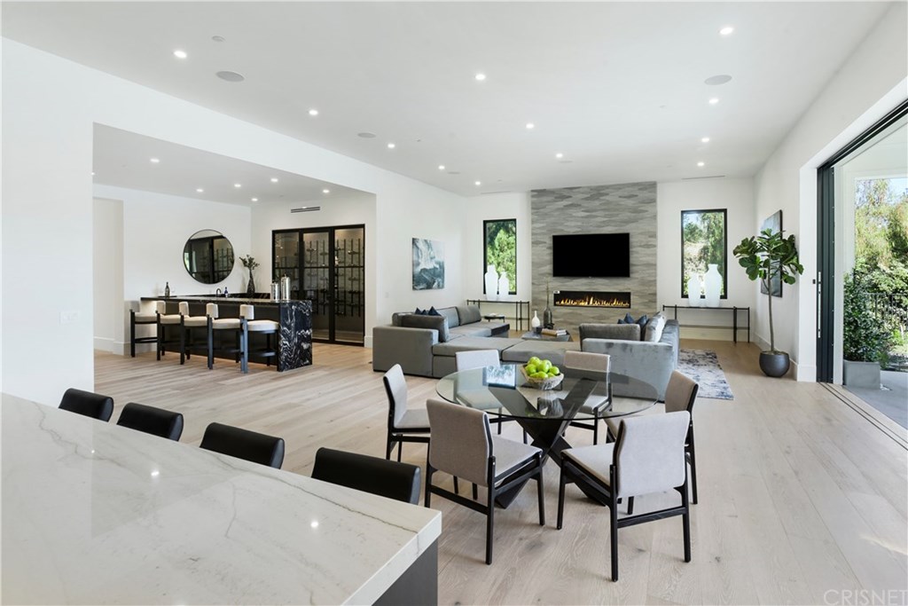 6051 Spring Valley Road Hidden Hills, CA 91302 - Photo 8 of 43