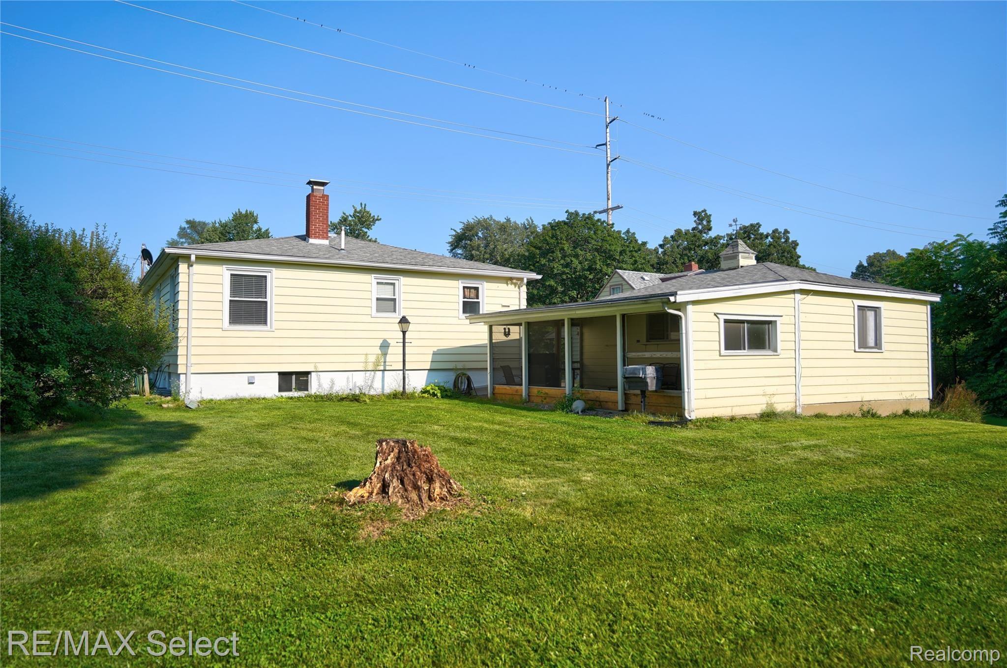 2320 Utley Road Flint, MI 48532 - Photo 7 of 29 2320 Utley Road 12.jpg