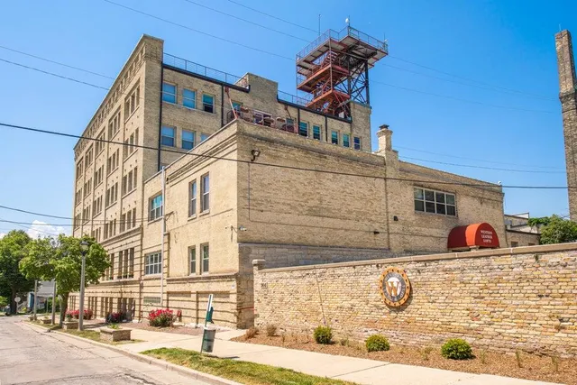 $270,000 | 904 East Pearson Street, Unit 113, Milwaukee, WI 53202