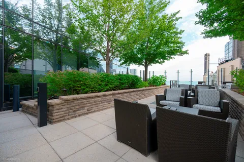 $1,350,000 | 60 East Monroe Street, Unit 3002, Chicago, IL 60603