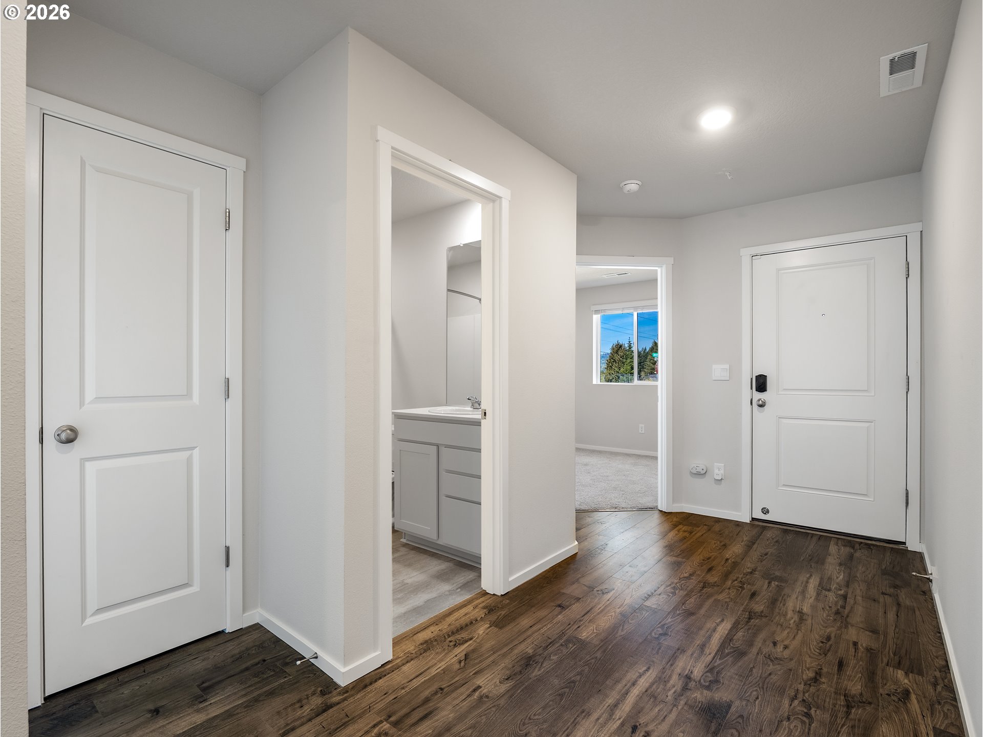 103 Quartz Way Kalama, WA 98625 - Photo 2 of 28 Entrance/Foyer
