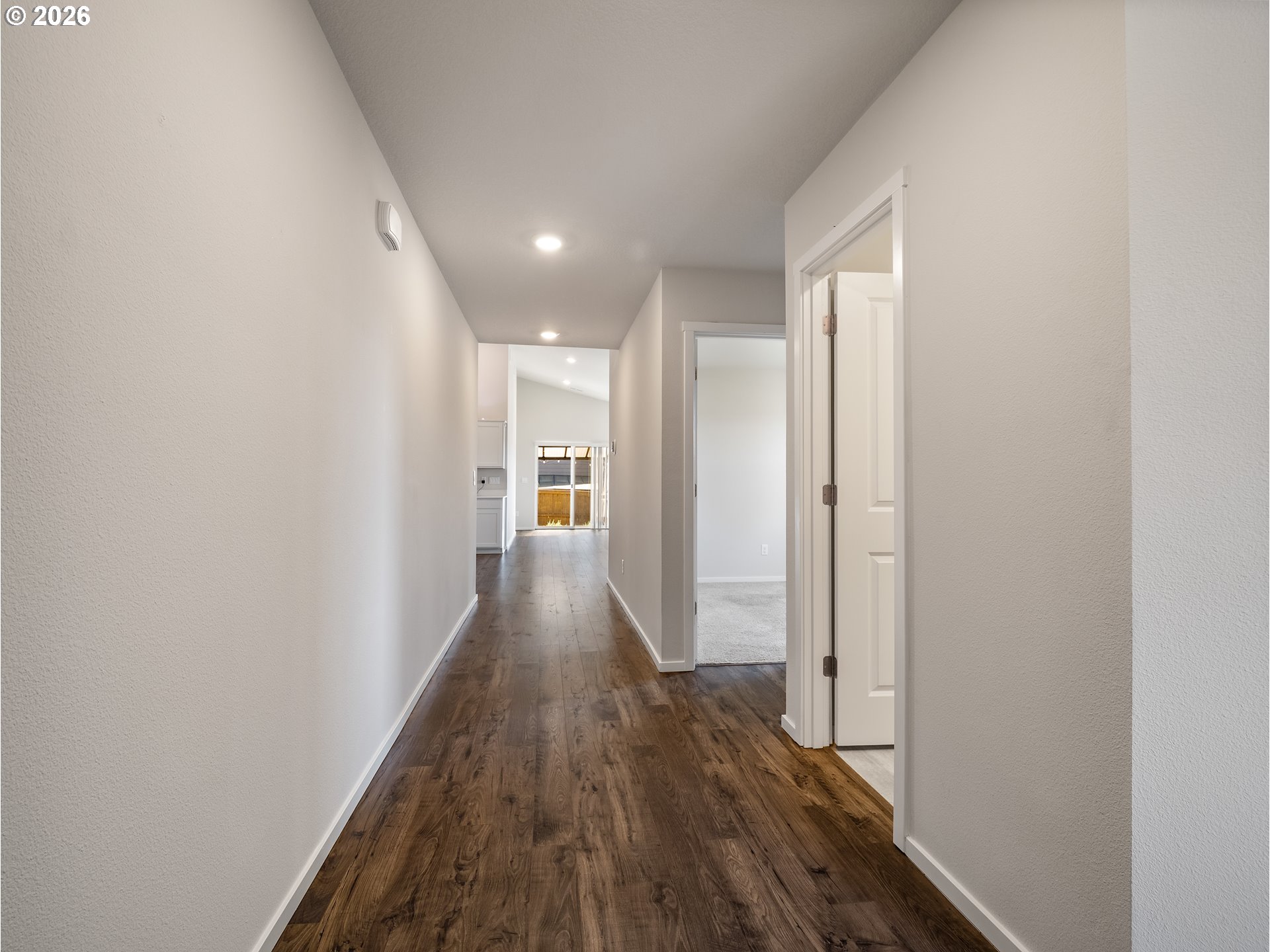 103 Quartz Way Kalama, WA 98625 - Photo 3 of 28 Hallway