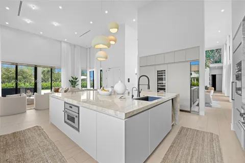 $5,985,000 | 14910 Southwest 16 Court, Fort Lauderdale, FL 33325