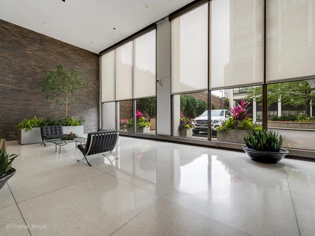 $299,990 | 5455 North Sheridan Road, Unit 1904, Chicago, IL 60640