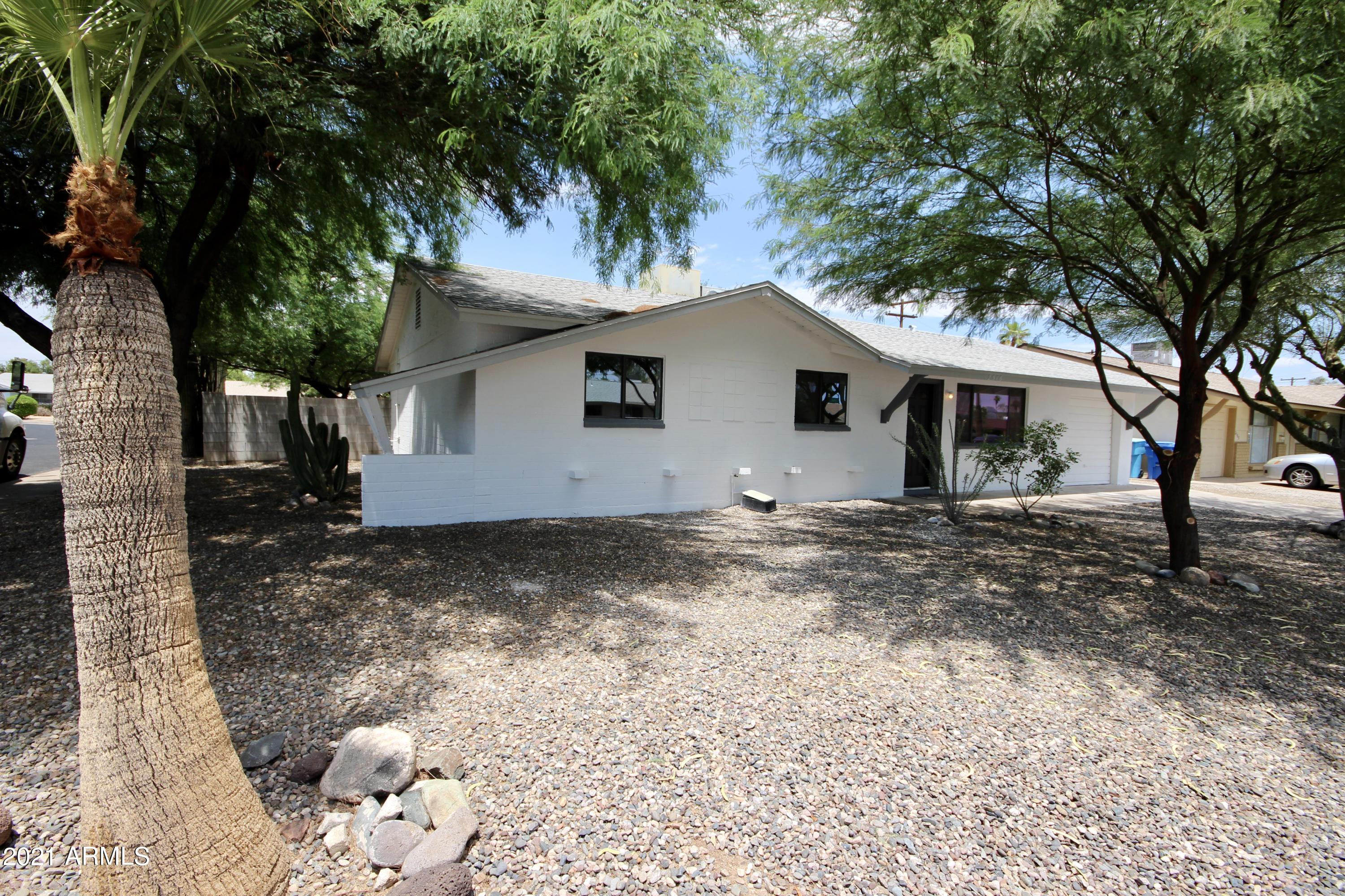 2516 West Wethersfield Road Phoenix, AZ 85029 - Photo 3 of 32 Photo Jul 03, 3 40 06 PM