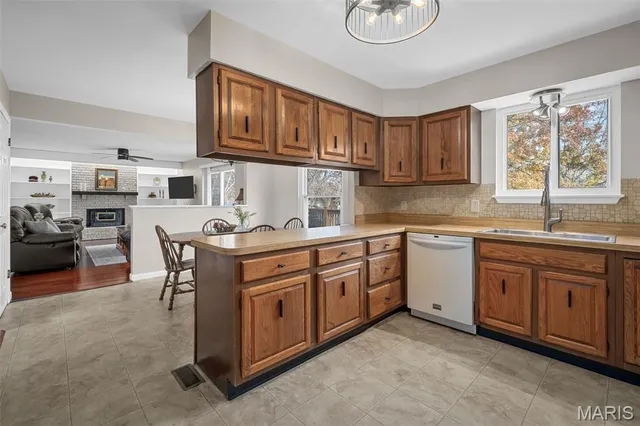 $385,000 | 43 Lost Dutchman Drive, St. Peters, MO 63376