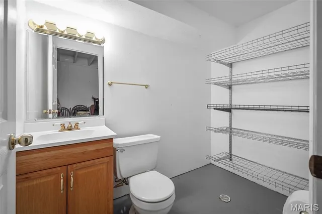 $385,000 | 43 Lost Dutchman Drive, St. Peters, MO 63376