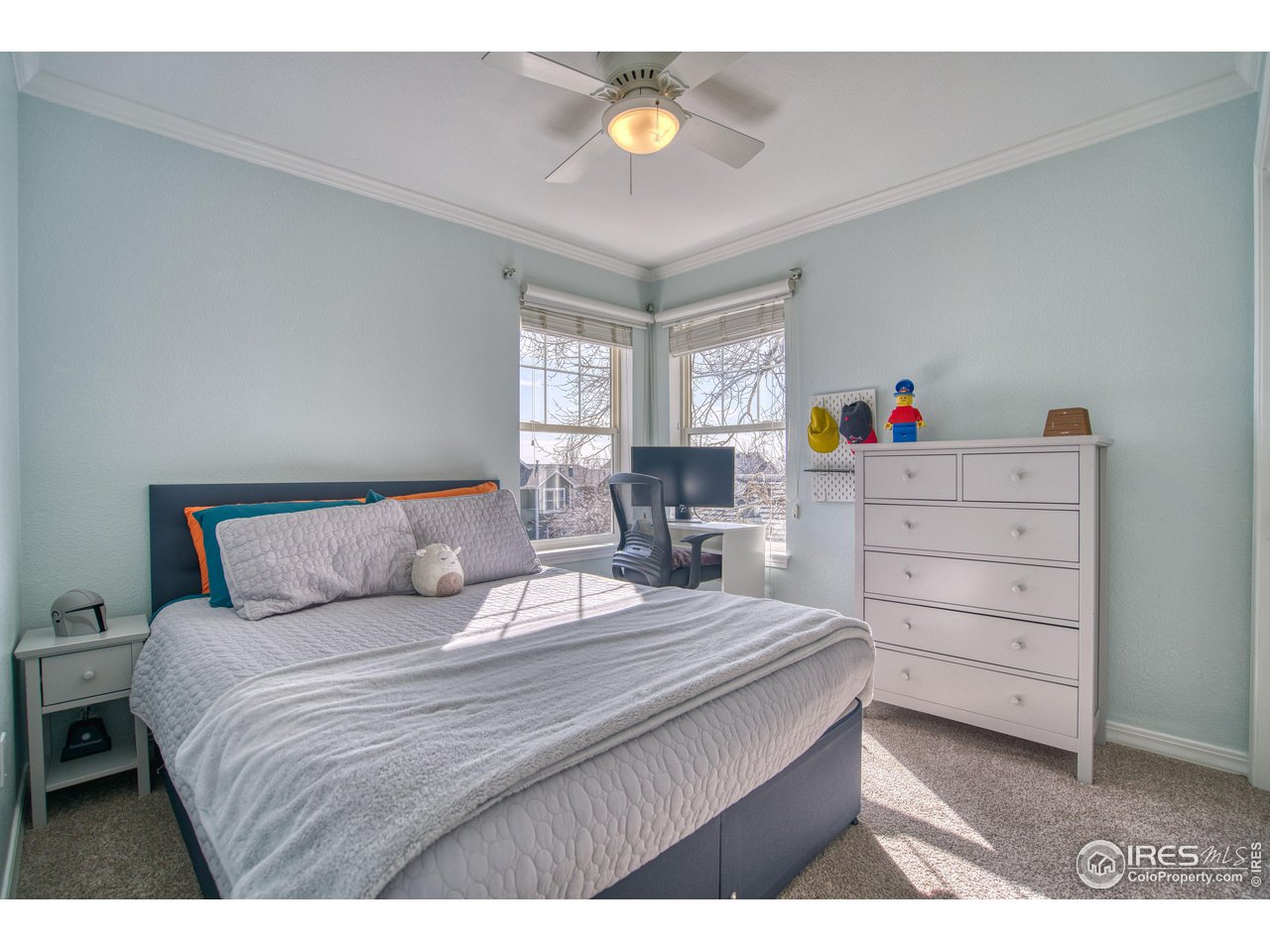 4944 Dakota Boulevard Boulder, CO 80304 - Photo 22 of 40 a bedroom with a bed and with furniture