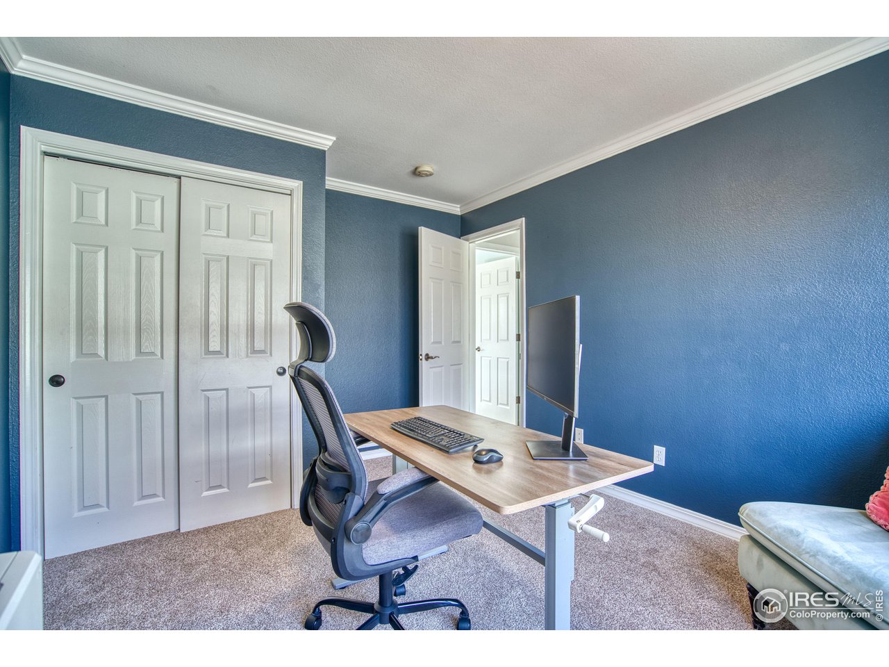 4944 Dakota Boulevard Boulder, CO 80304 - Photo 25 of 40 a workspace with furniture and window