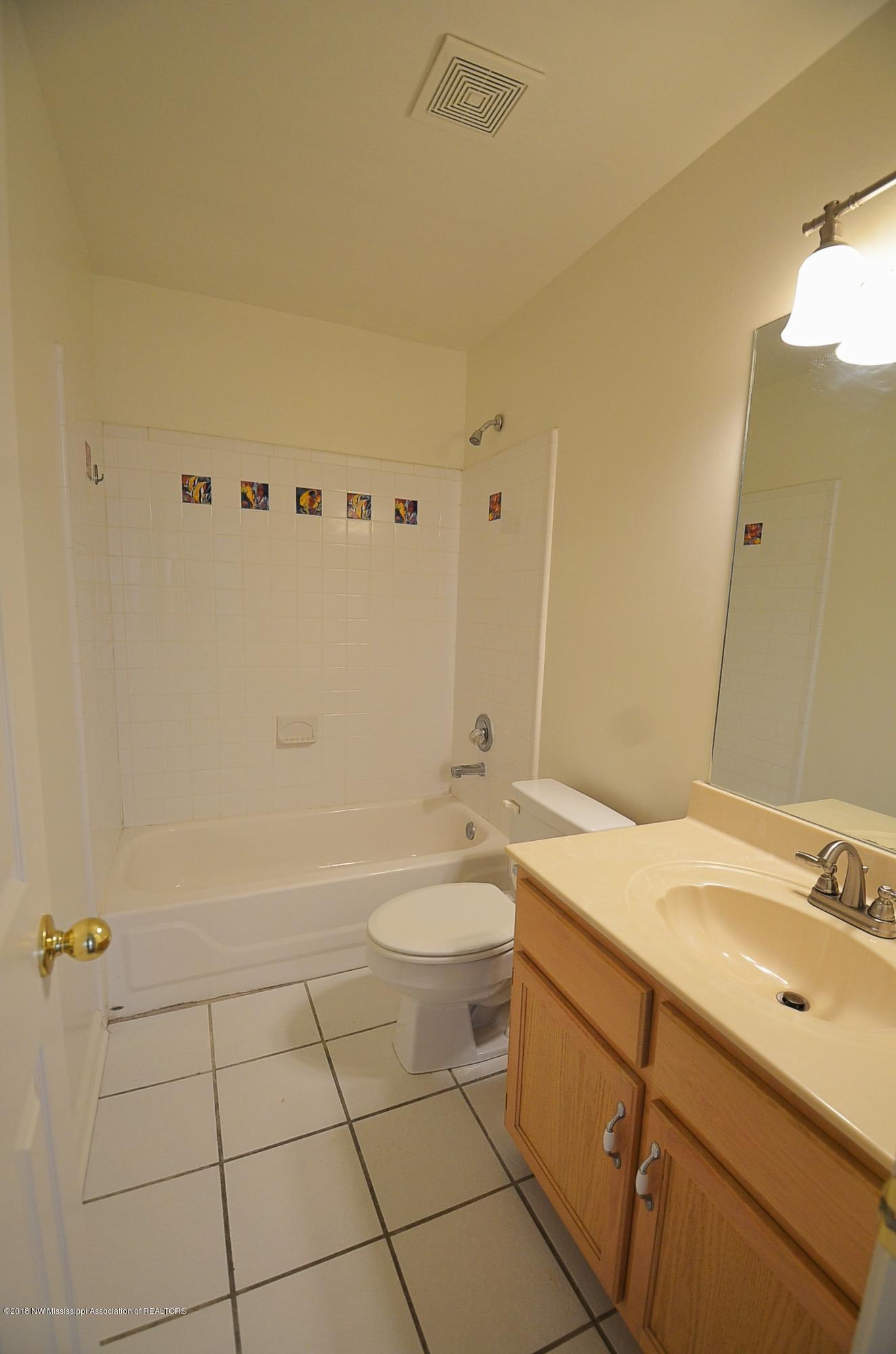 1930 Austin Road Horn Lake, MS 38637 - Photo 14 of 22 Full bath1