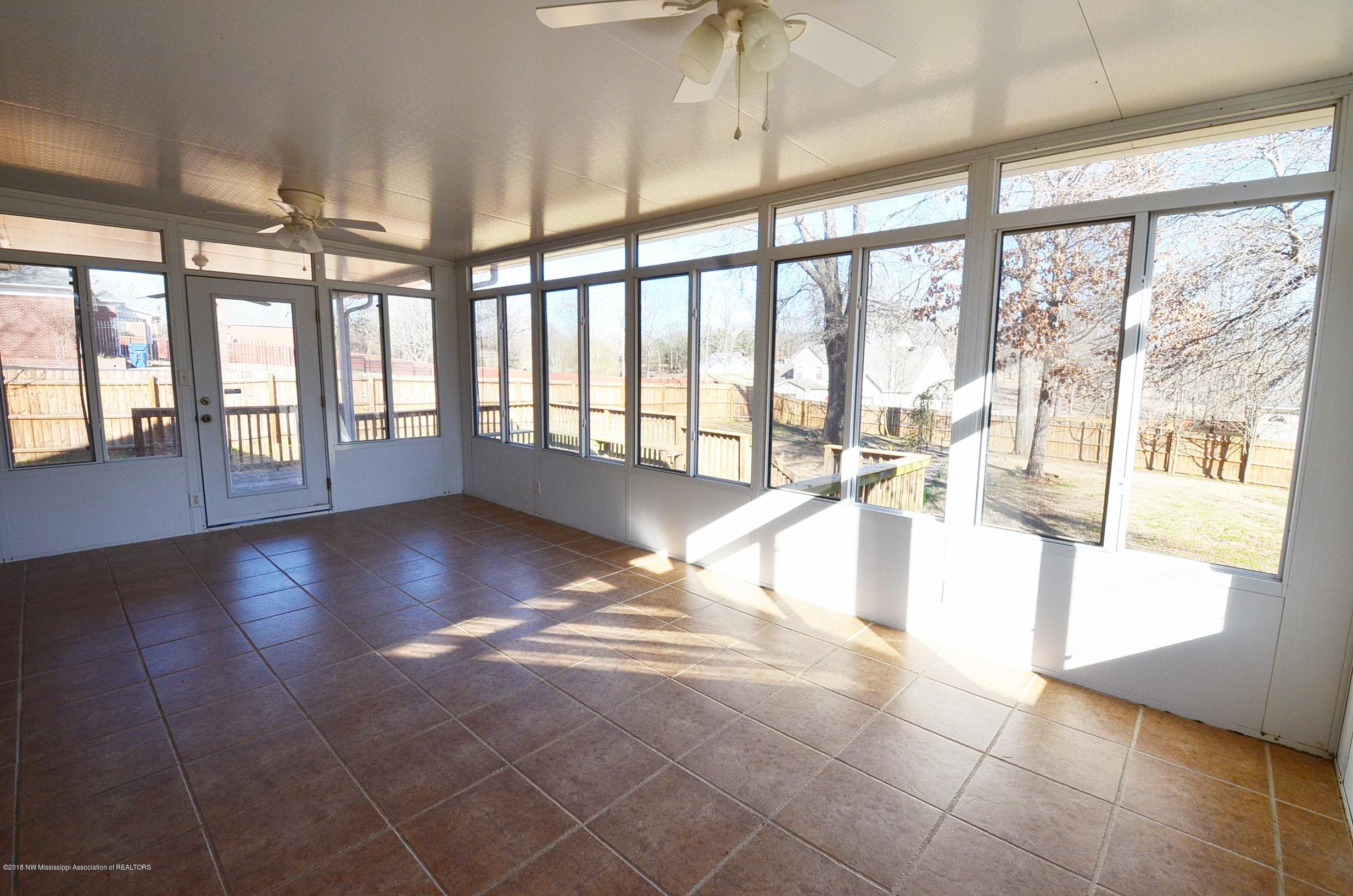 1930 Austin Road Horn Lake, MS 38637 - Photo 17 of 22 Sun room