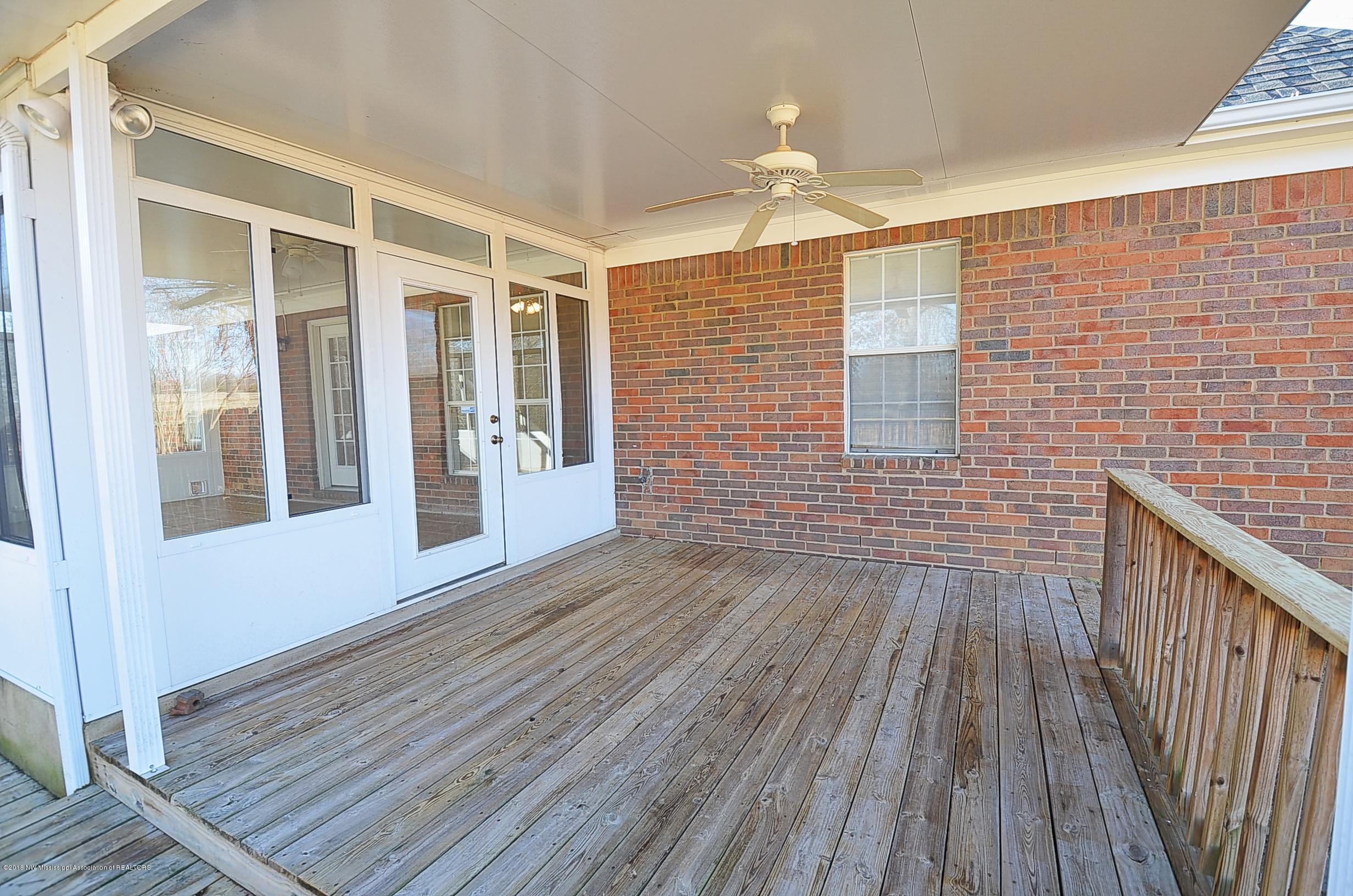 1930 Austin Road Horn Lake, MS 38637 - Photo 19 of 22 Deck