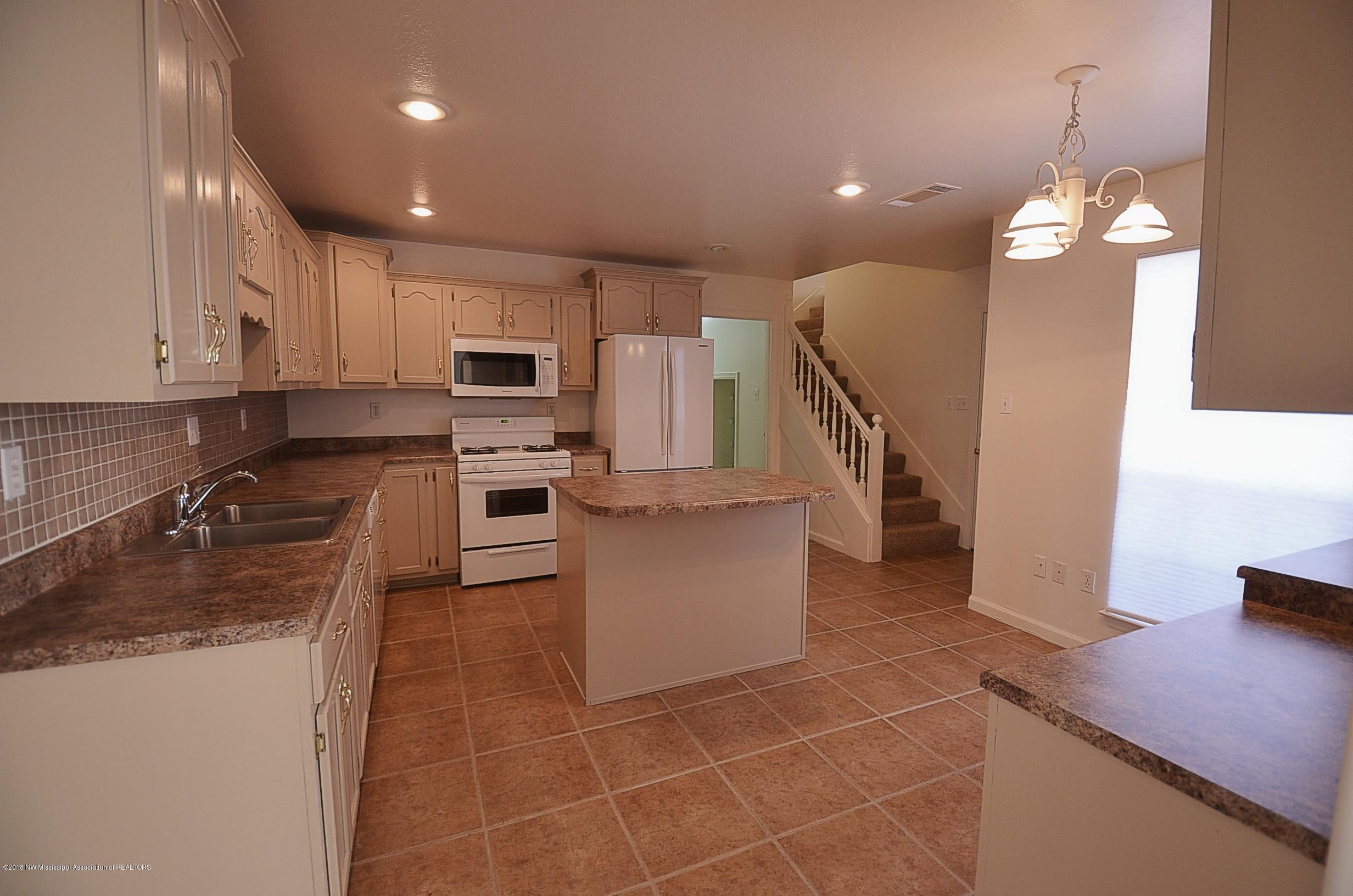 1930 Austin Road Horn Lake, MS 38637 - Photo 7 of 22 Kitchen1