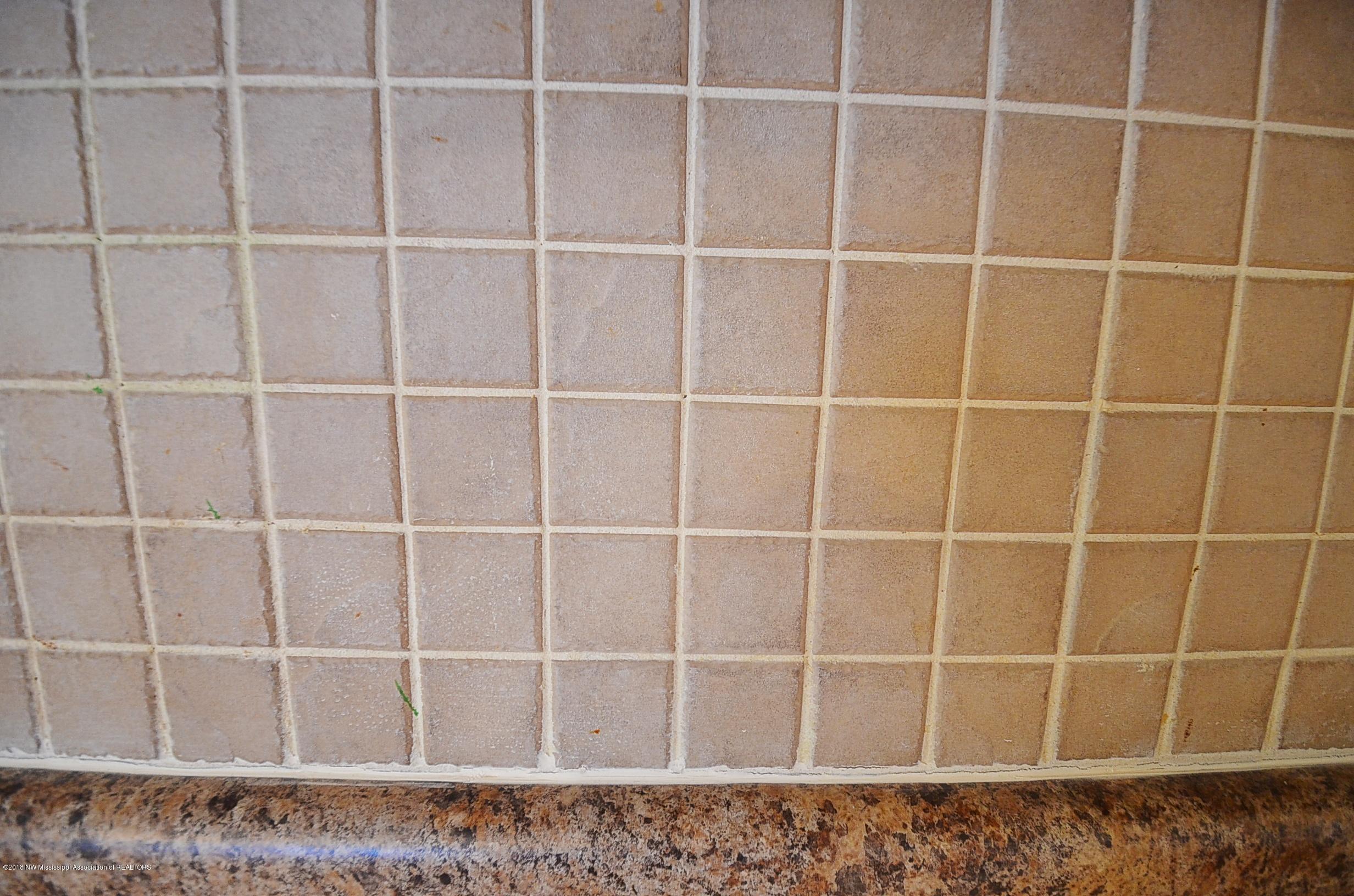 1930 Austin Road Horn Lake, MS 38637 - Photo 9 of 22 Tile backsplash