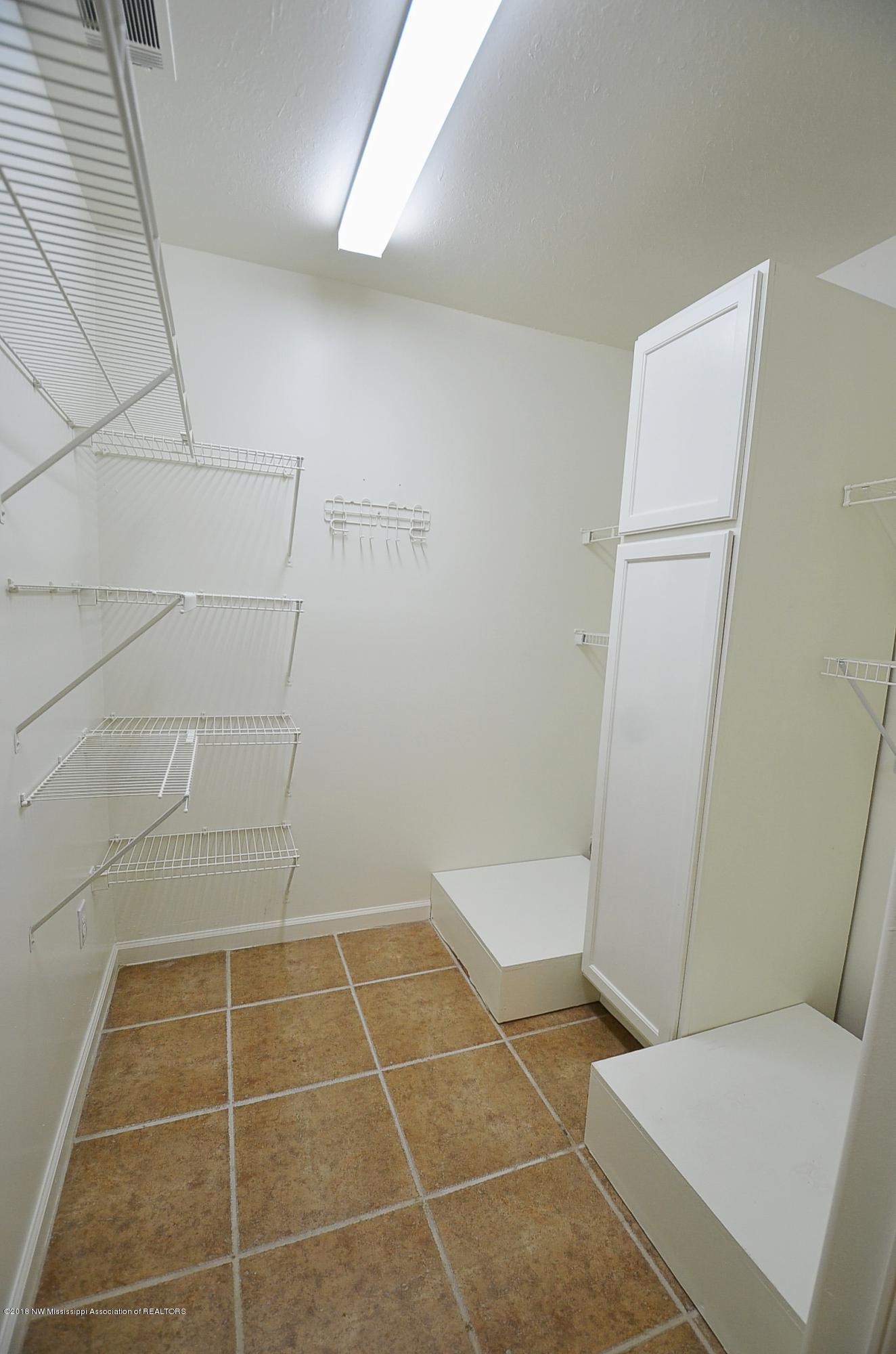1930 Austin Road Horn Lake, MS 38637 - Photo 10 of 22 Laundry room