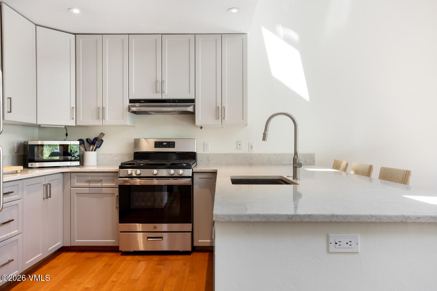 2875 Manns Ranch Road, Unit J2 Vail, CO 81657 - Photo 9 of 22 Kitchen
