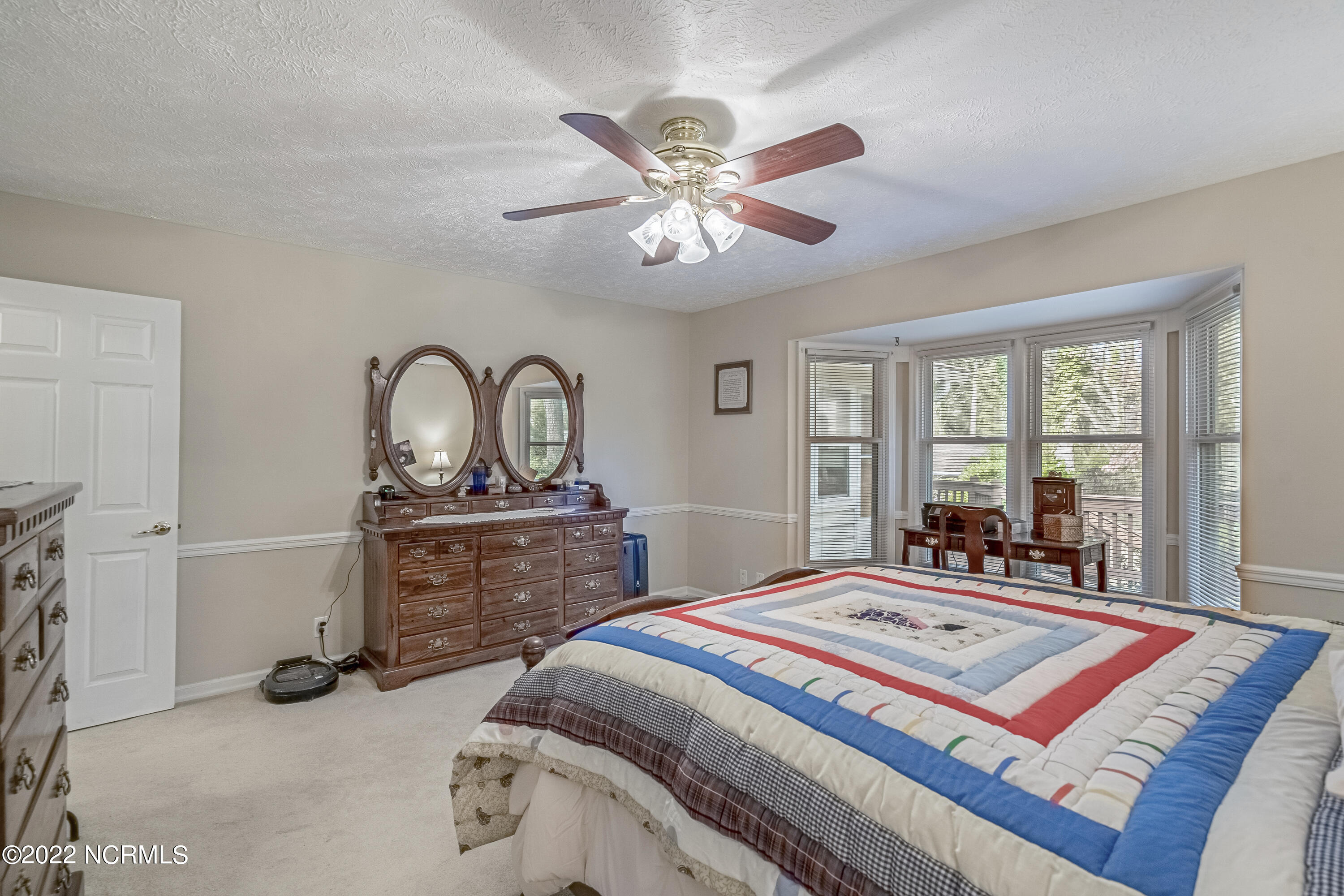 6824 Roberta Road Southwest Ocean Isle Beach, NC 28469 - Photo 19 of 37 Owner's Suite
