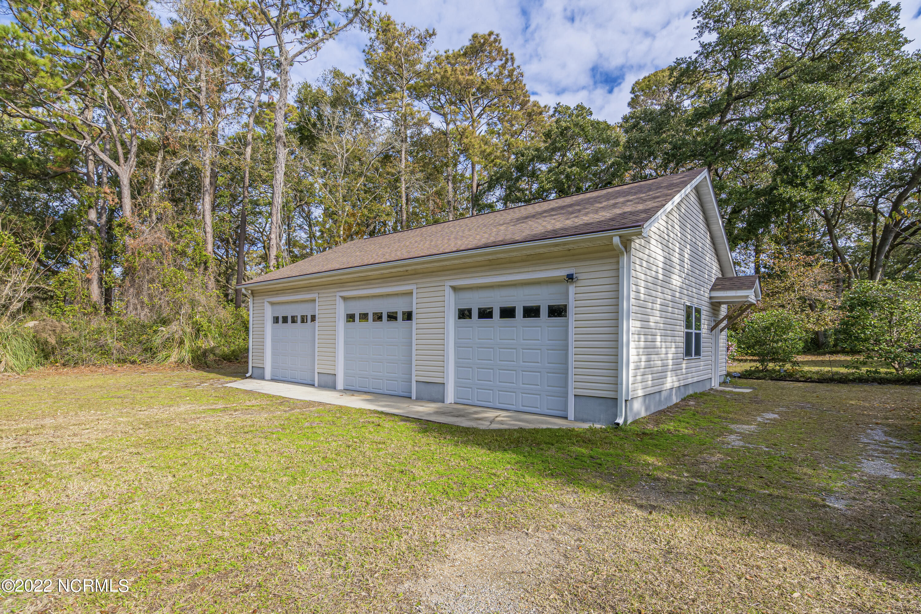 6824 Roberta Road Southwest Ocean Isle Beach, NC 28469 - Photo 31 of 37 Three Bay Garage