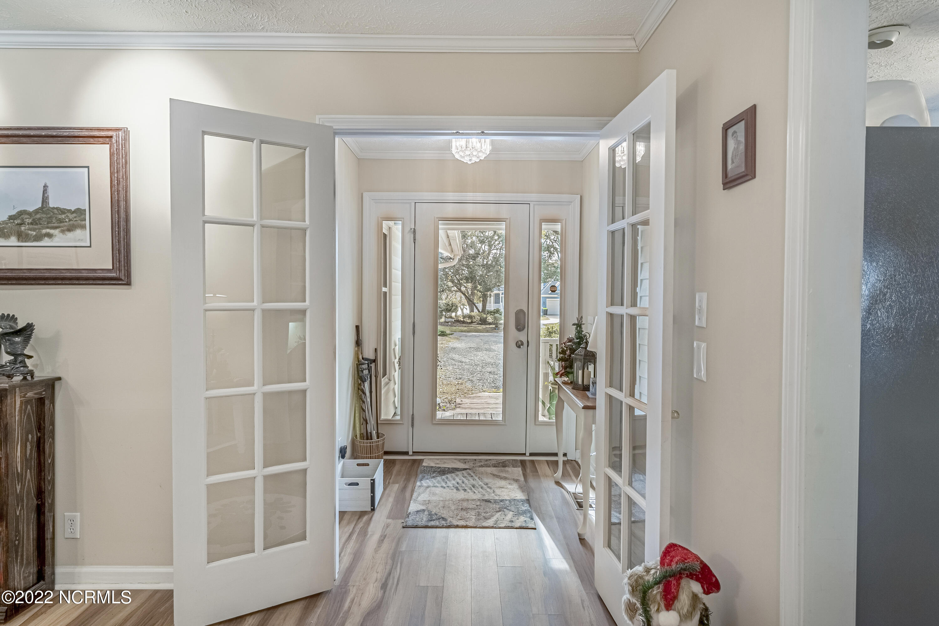6824 Roberta Road Southwest Ocean Isle Beach, NC 28469 - Photo 5 of 37 Foyer