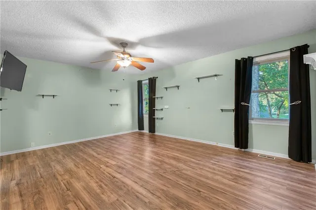 $499,000 | 8280 West 117th Street, Overland Park, KS 66210