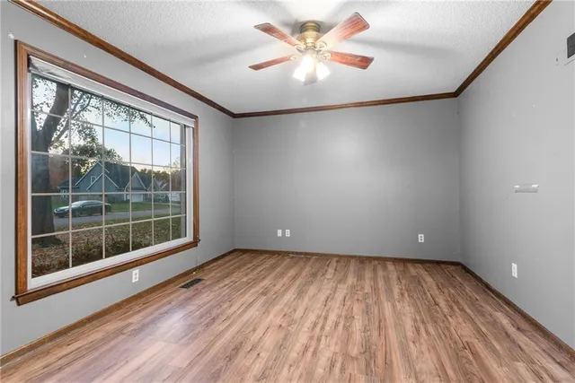 $499,000 | 8280 West 117th Street, Overland Park, KS 66210